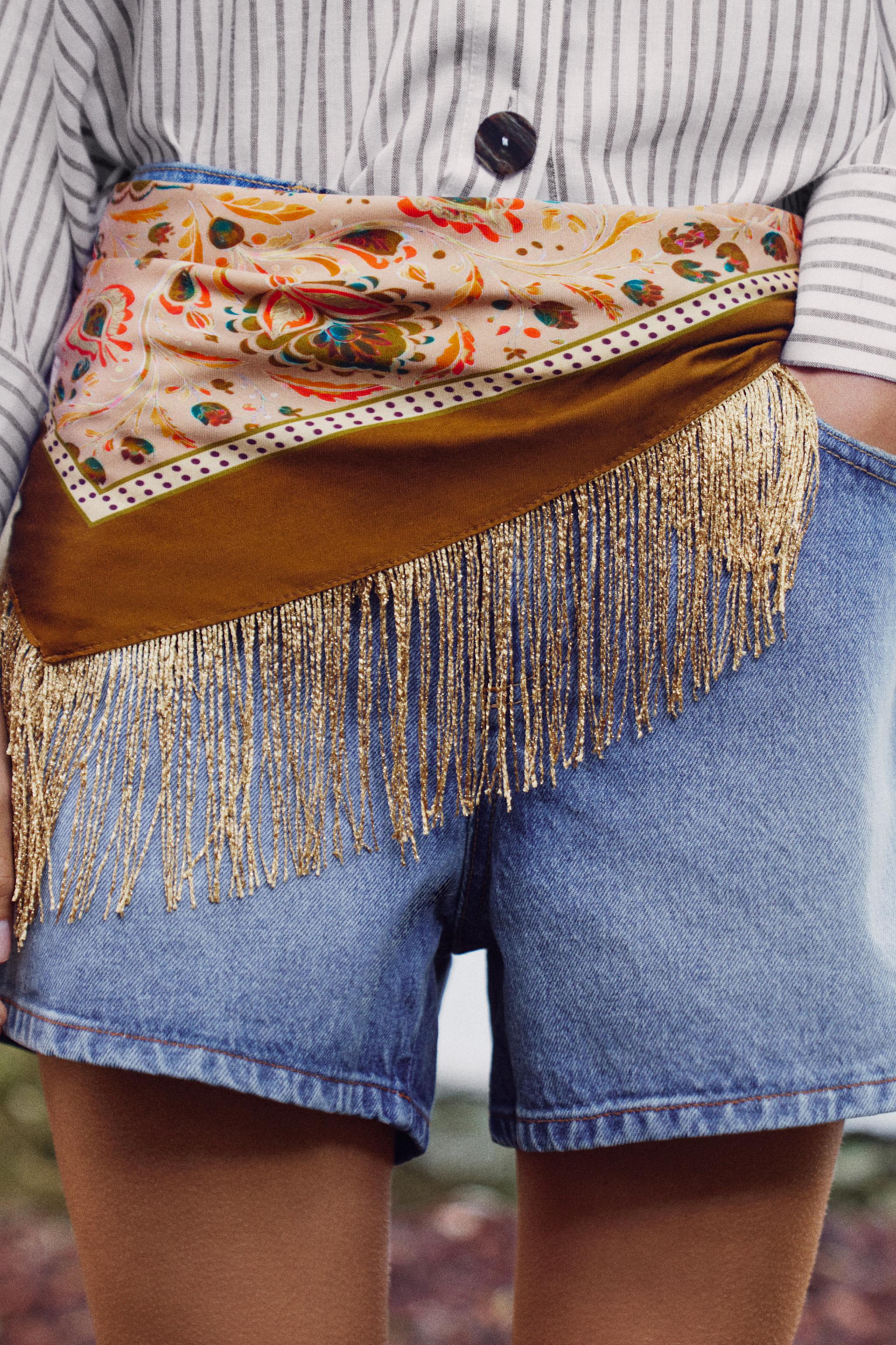 FOULARD IMPRIMÉ AVEC SOIE ET FRANGES